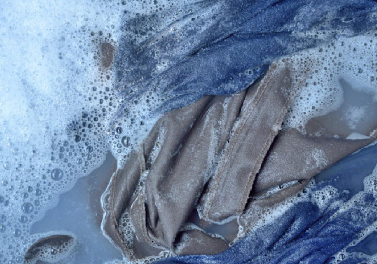 Bucato eco-sostenibile: come lavare i vestiti senza sprechi