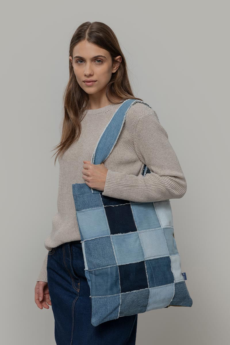 Borsa Shopper Upcycled Jeans Patchwork Moda Sostenibile Rifò