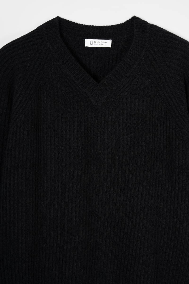 Maglia Scollo a V Uomo Cashmere Costante - Rifò Lab Moda circolare made in Italy