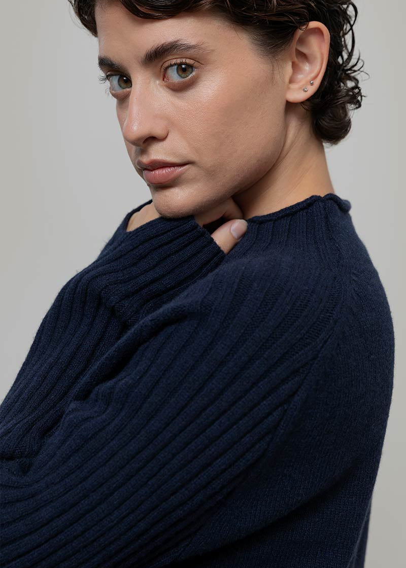 Maglia Lupetto Donna Cashmere Rigenerato Loretta - Rifò Lab Moda circolare made in Italy