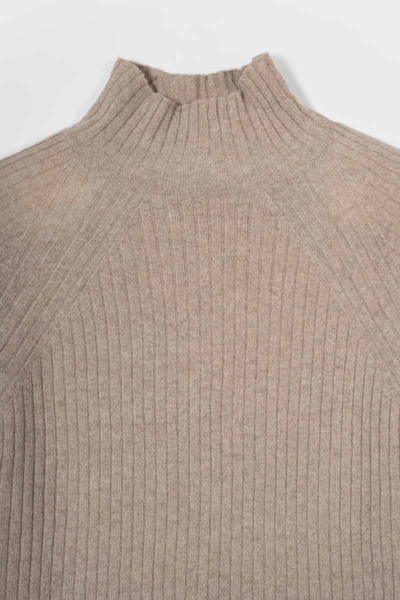 maglia-costine-cashmere-rigenerato-donna-euridice-beige - Rifò Lab Moda circolare made in Italy