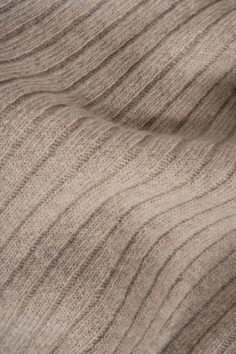 maglia-costine-cashmere-rigenerato-donna-euridice-beige - Rifò Lab Moda circolare made in Italy