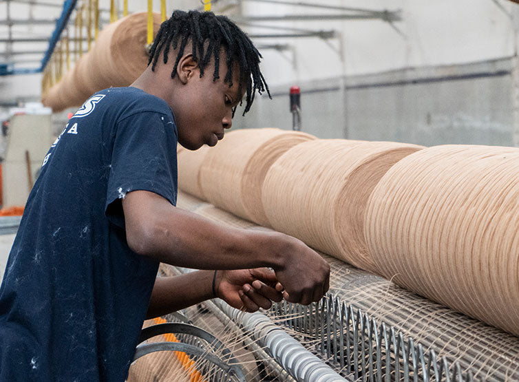 Contribuire a un progetto sociale - Rifò Lab Moda circolare made in Italy