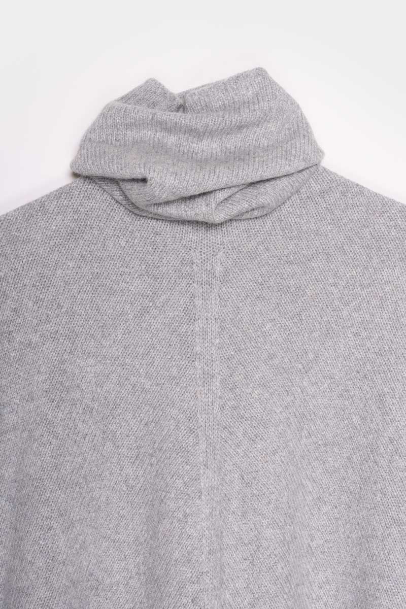 Grigio Calce | Poncho cashmere rigenerato collo alto