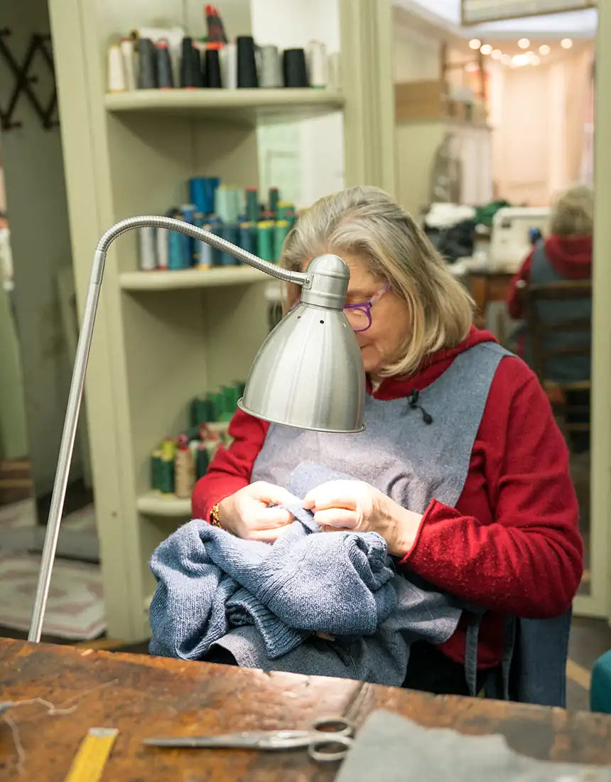 Servizio Riparazione Vestiti Rifo Sarta Prato Rifo Moda Circolare Made in Italy.webp