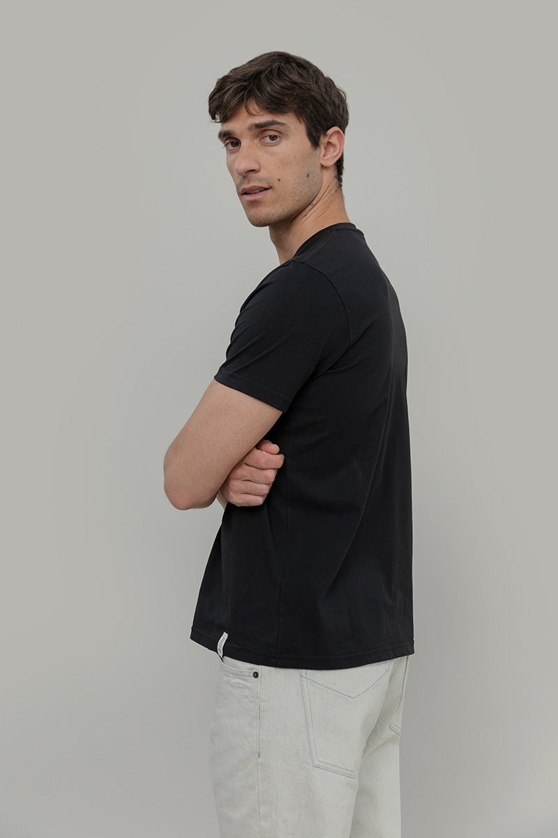Nero Corvino | tshirt cotone organico e cotone rigenerato uomo