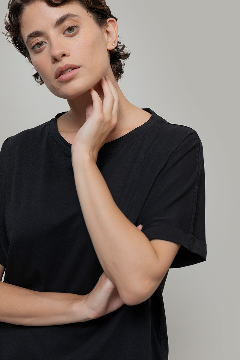Nero Corvino | tshirt cotone organico e cotone rigenerato - Rifò Lab Moda circolare made in Italy