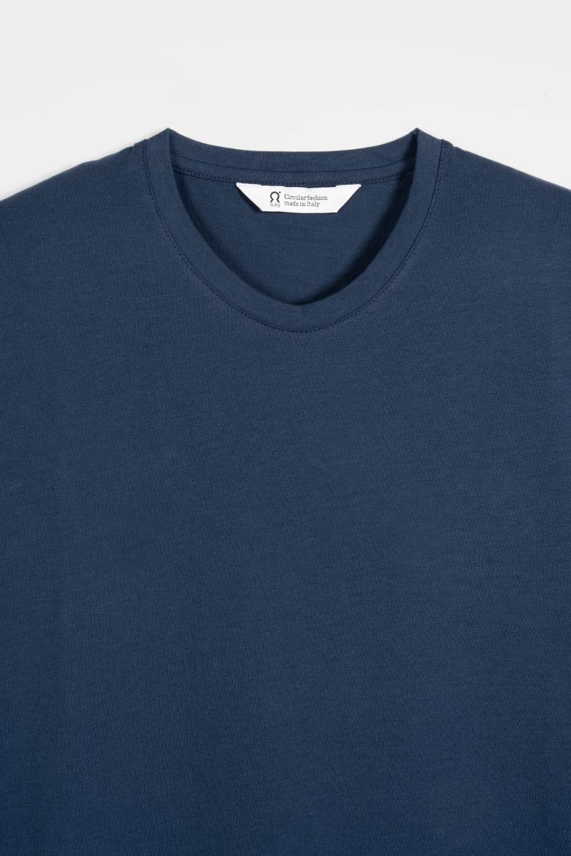 Blu Balena | tshirt cotone organico e cotone rigenerato uomo