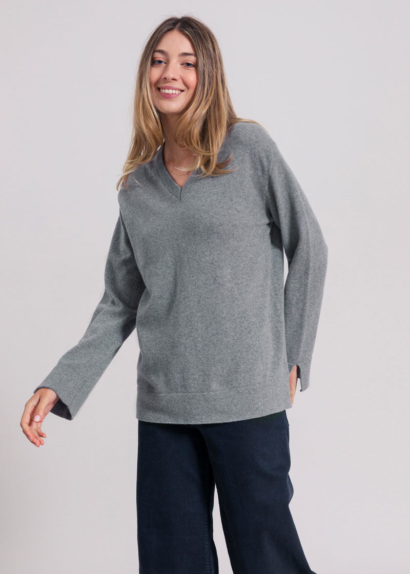 Grigio Cemento | maglia light cashmere rigenerato scollo V