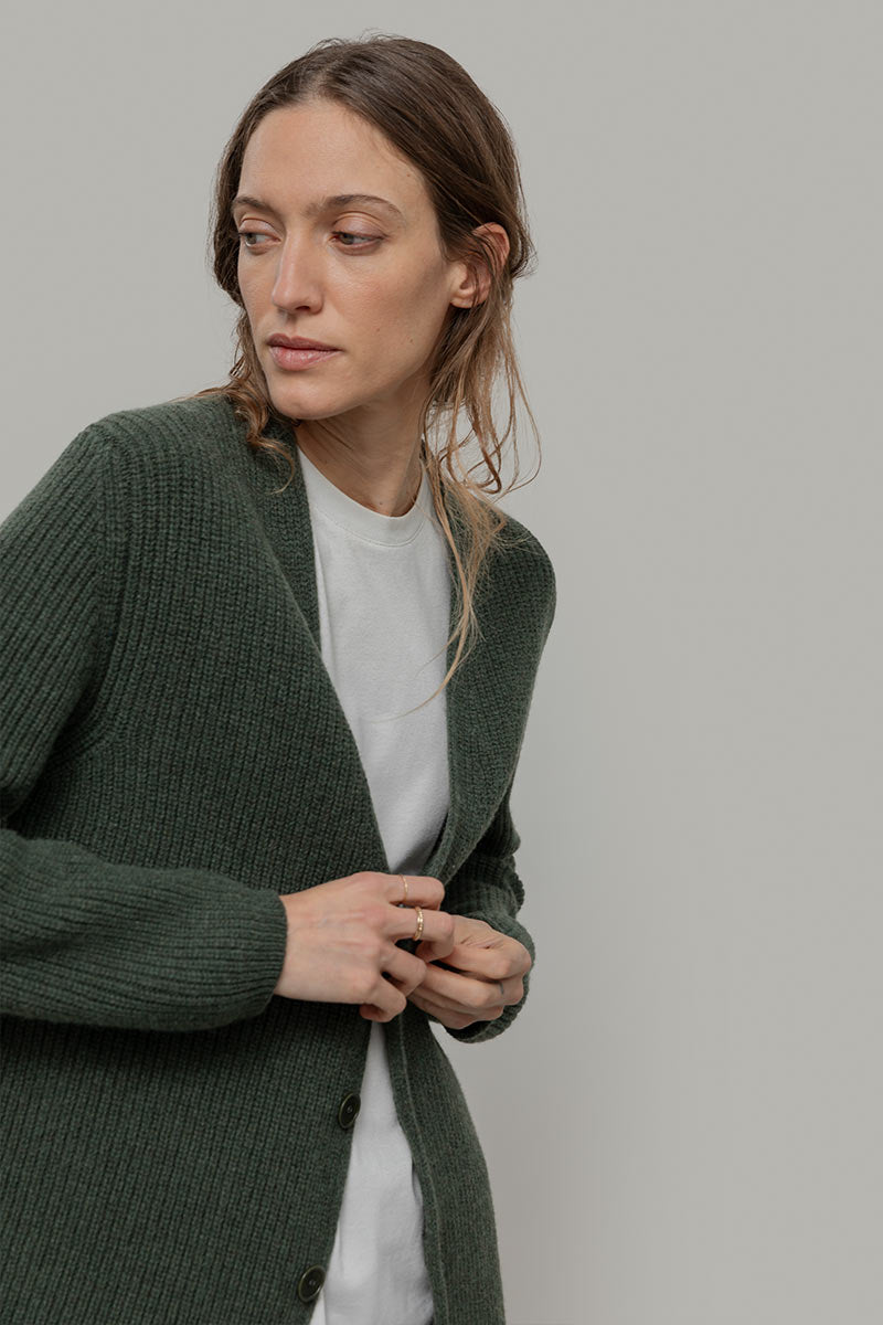 Cardigan Unisex Lana Rigenerata Cleto Verde Foresta - Rifò Lab Moda circolare made in Italy