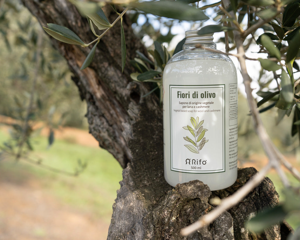 fiori-di-olivo-sapone-naturale-per-bucato_22f04a16-9f29-42e2-81c0-fccfe33f77d4 - Rifò Lab Moda Circolare Made in Italy