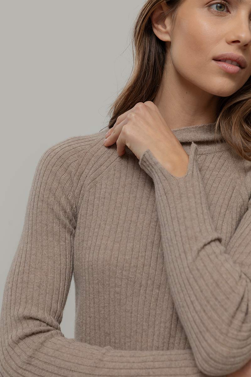 maglia-costine-cashmere-rigenerato-donna-euridice-beige - Rifò Lab Moda circolare made in Italy
