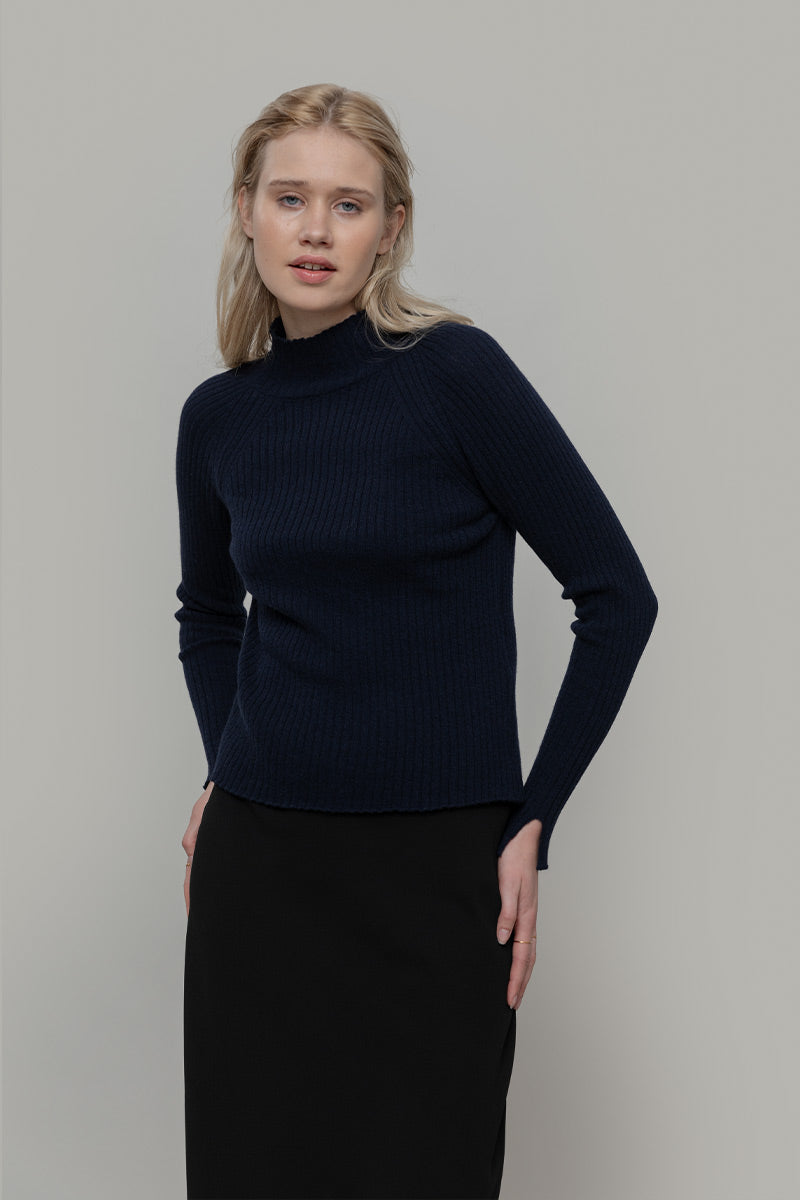 maglia-costine-cashmere-rigenerato-donna-euridice-blu - Rifò Lab Moda circolare made in Italy