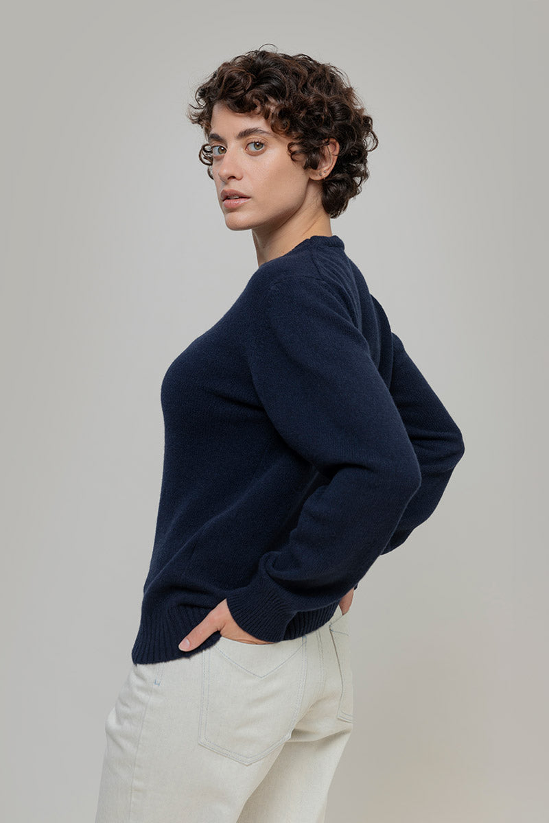 Maglia Donna Cashmere Rigenerato Edda Blu Mora - Rifò Lab Moda circolare made in Italy