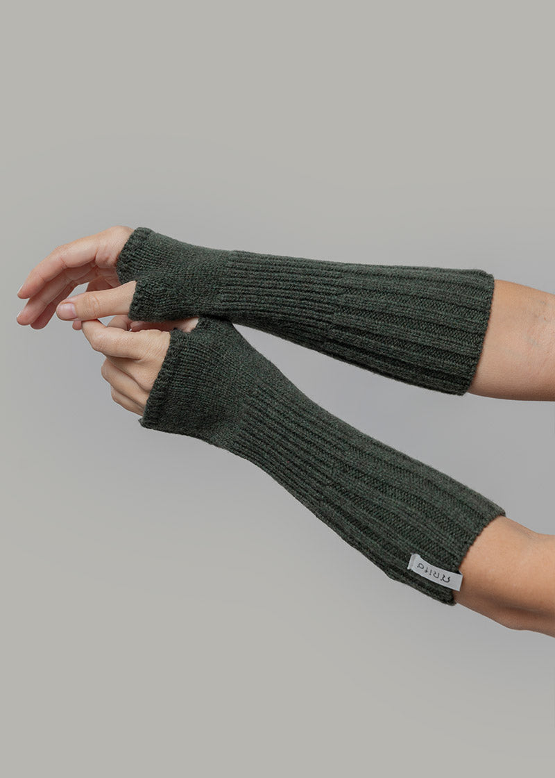 Manicotti Cashmere Rigenerato Tamara - Rifò Lab Moda circolare made in Italy