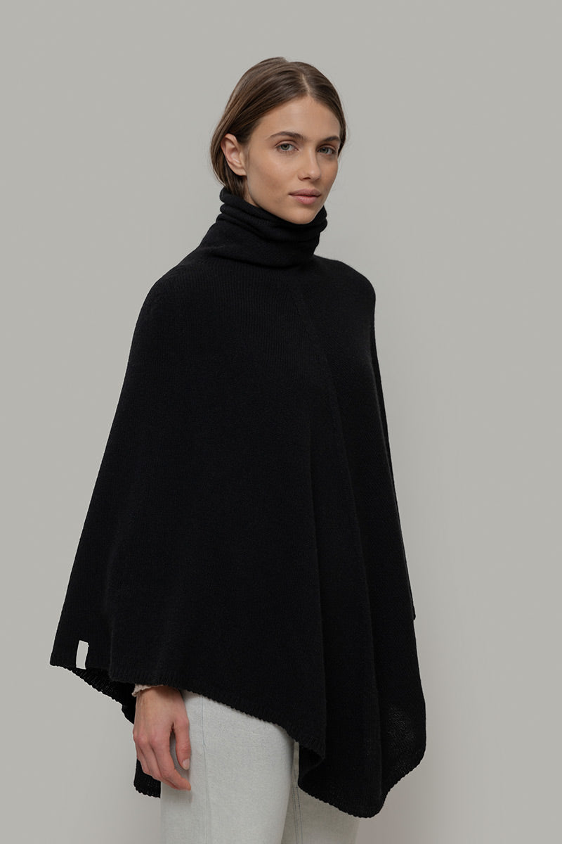 Women Recycled Cashmere Poncho Elisabetta Black Rifò