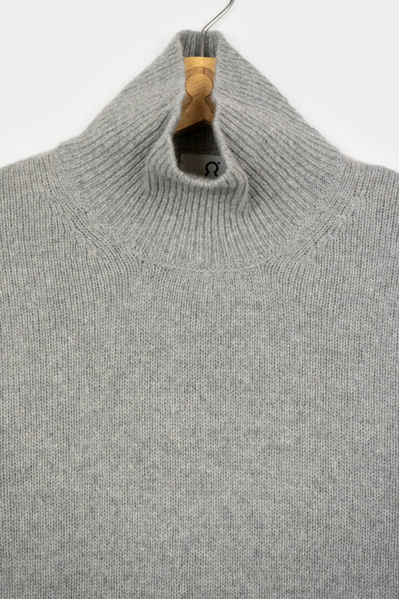 Grigio Calce | Maglia collo alto cashmere rigenerato