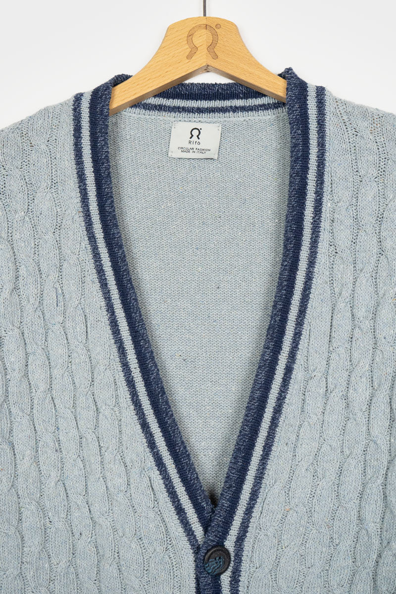 Azzurro Mediterraneo | Cardigan trecce over cotone jeans rigenerato