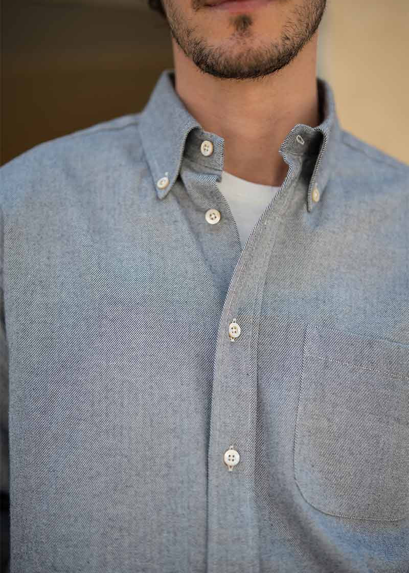 Camicia Uomo Elegante Azzurra Cotone Oxford Manlio - Archivio Inghirami x Rifò moda circolare made in Italy 