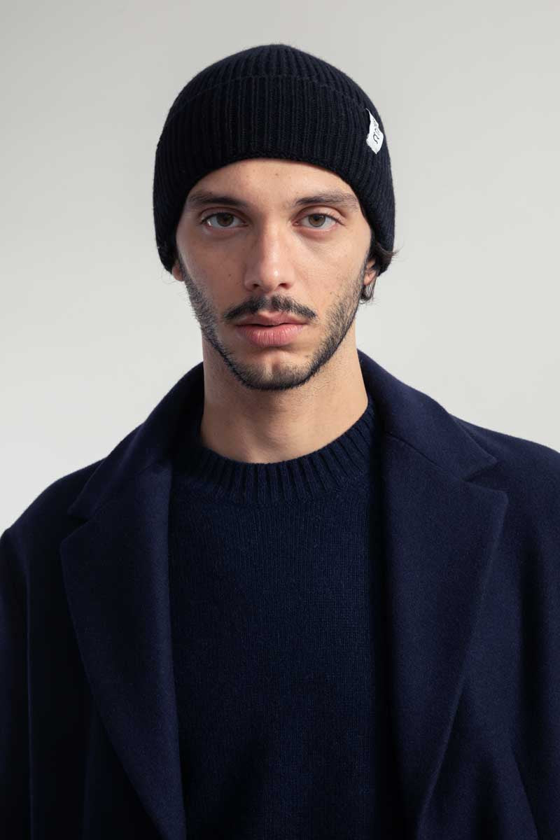 Nero Ardesia | Cappello cashmere rigenerato