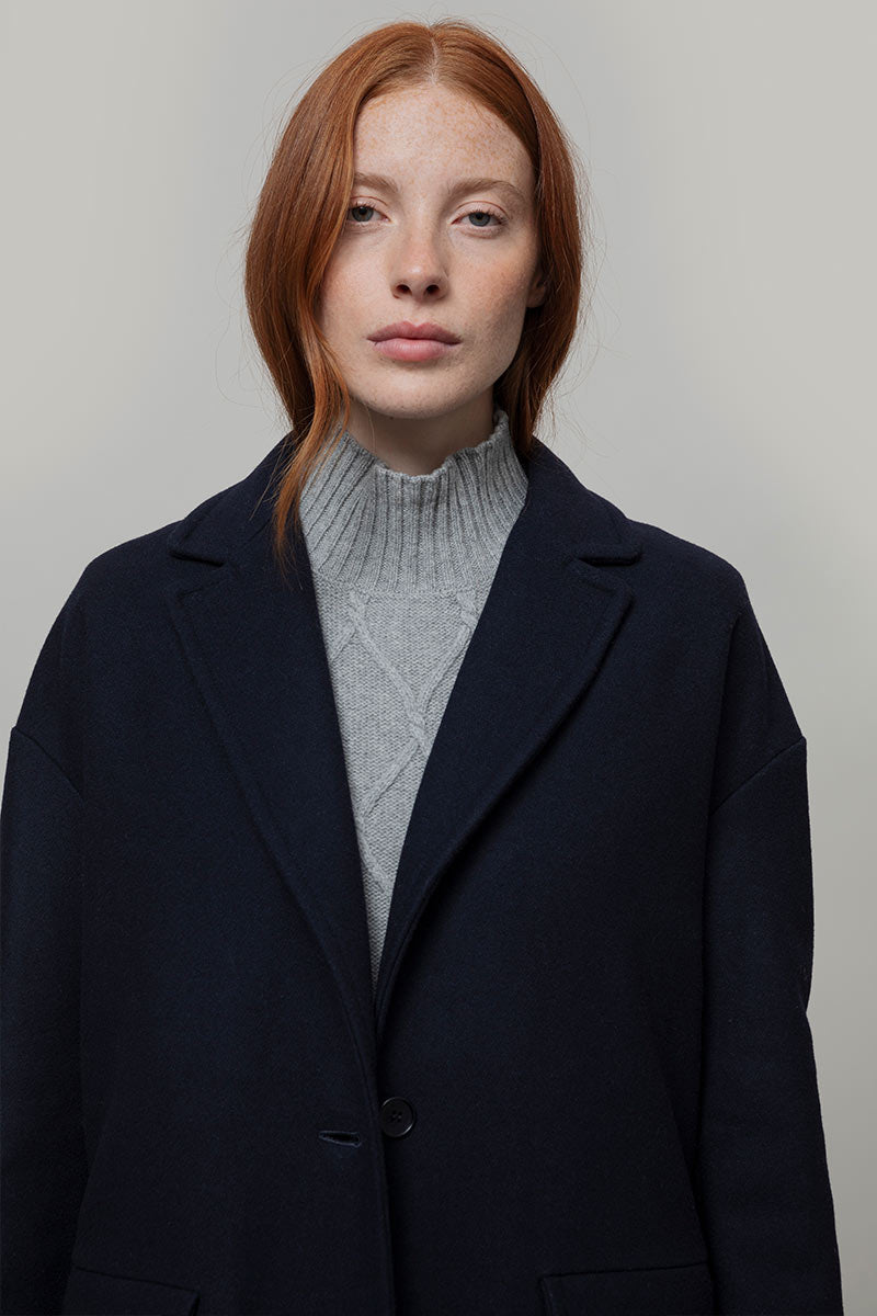 Cappotto-lungo-donna-lana-rigenerata-Mara-Blu Rifò Moda Circolare made in Italy