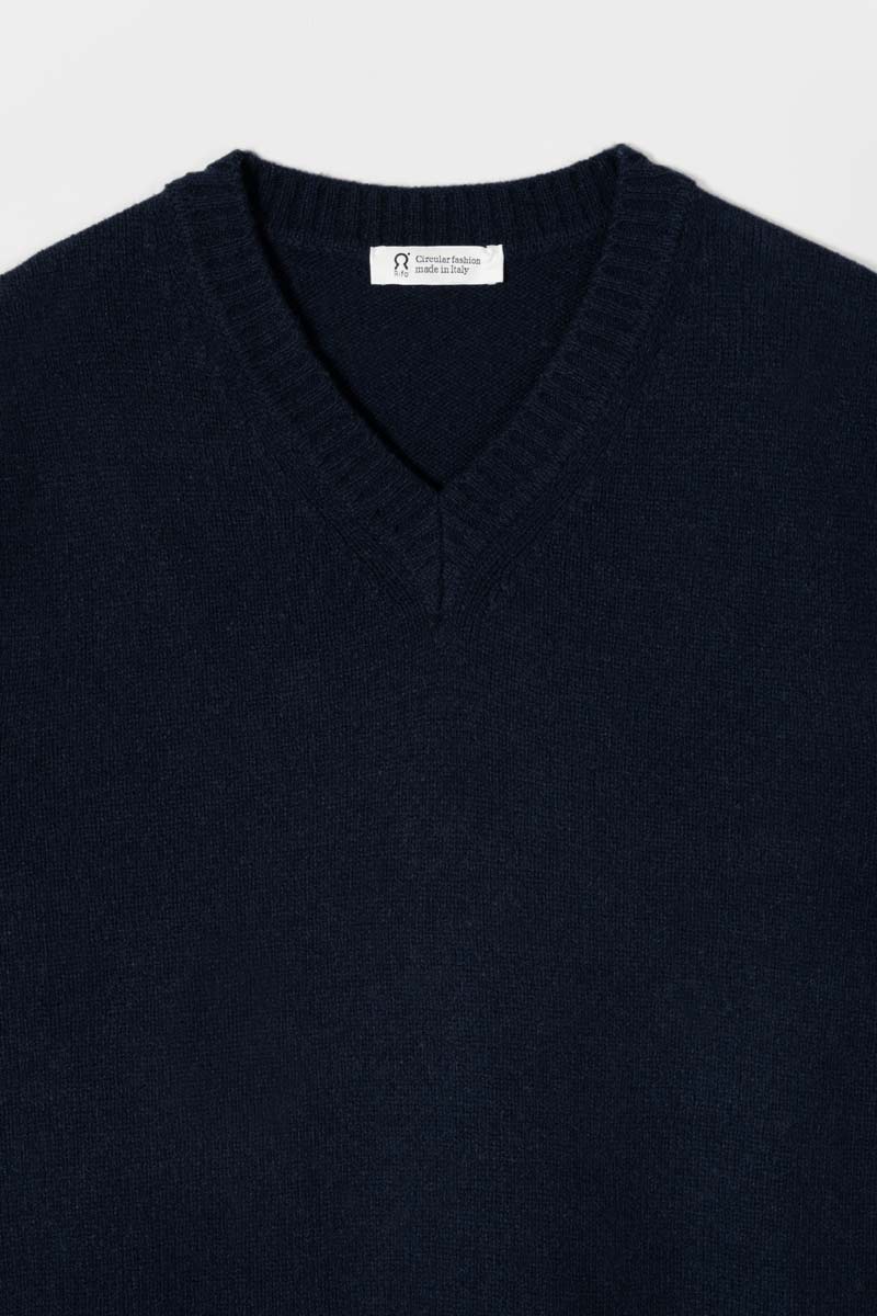 Maglione Scollo a V Uomo Cashmere Riciclato Flavio - Rifò Lab Moda circolare made in Italy
Blu Mora