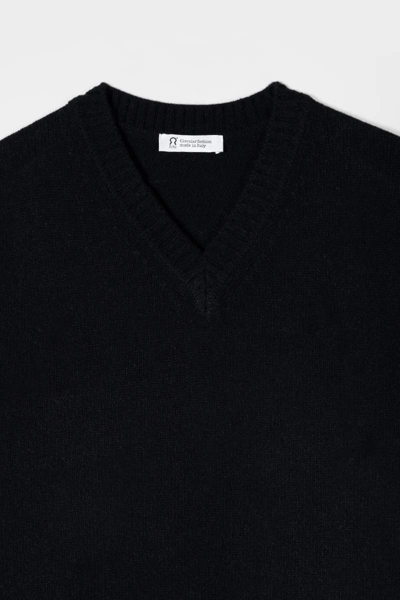 Maglione Nero con Scollo a V Uomo Cashmere Riciclato Flavio - Rifò Lab Moda circolare made in Italy
Nero Ardesia