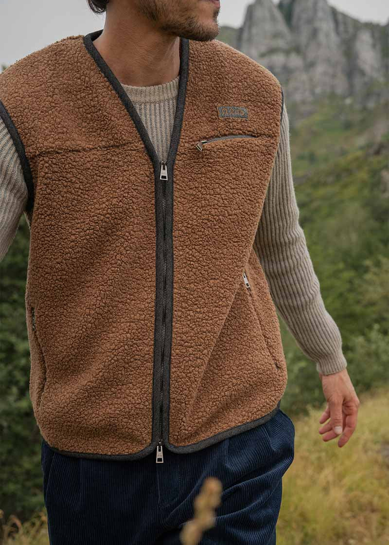 Gilet Pile Donna Uomo Lana Riciclata Andrew - Rifò Lab Moda circolare made in Italy
Beige Sughero