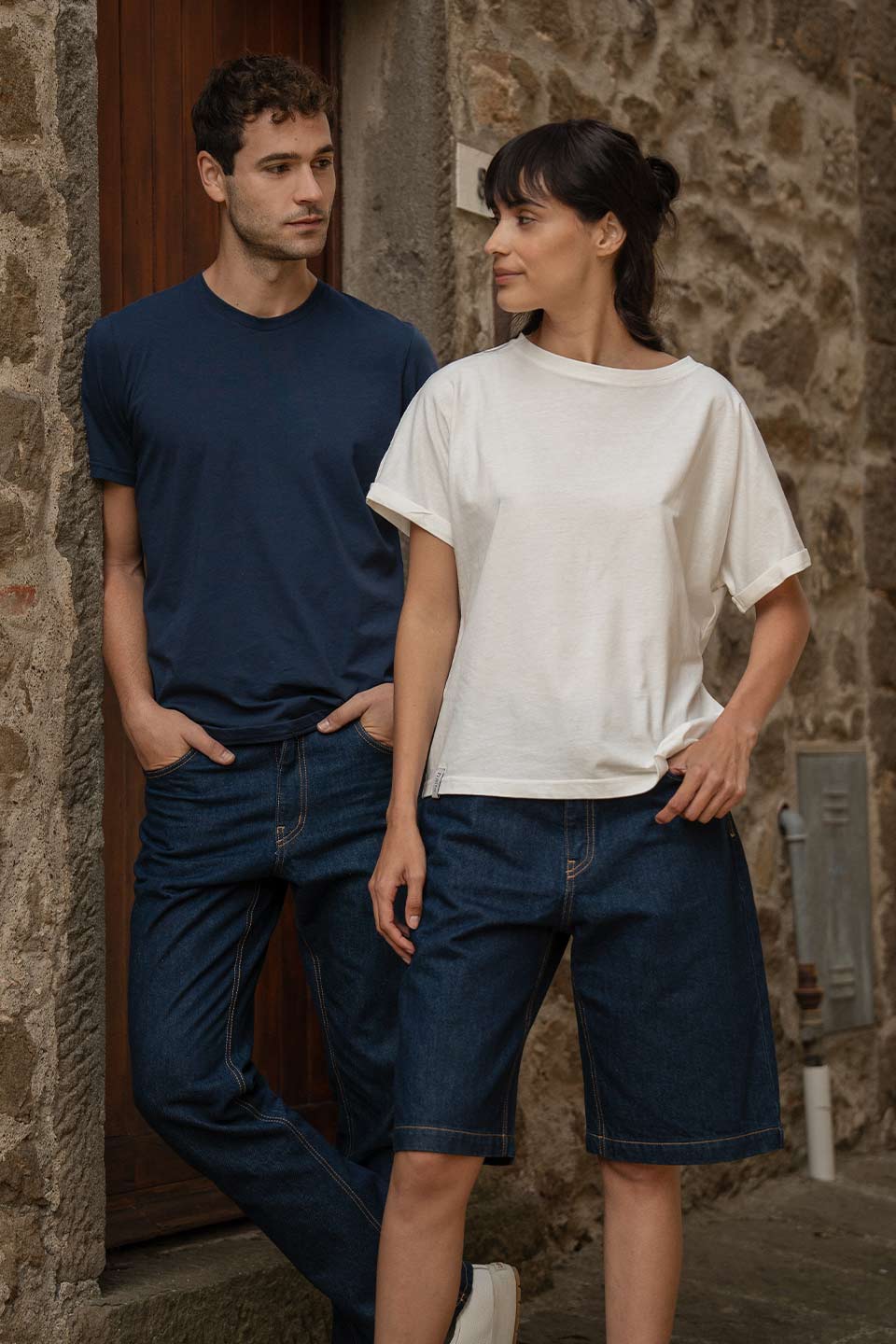 La t-shirt sostenibile democratica: t-shirt donna cotone e -shirt uomo cotone a prezzi giusti - Rifò Lab Moda circolare made in Italy