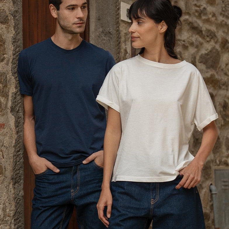 La t-shirt sostenibile democratica: t-shirt donna cotone e -shirt uomo cotone a prezzi giusti - Rifò Lab Moda circolare made in Italy