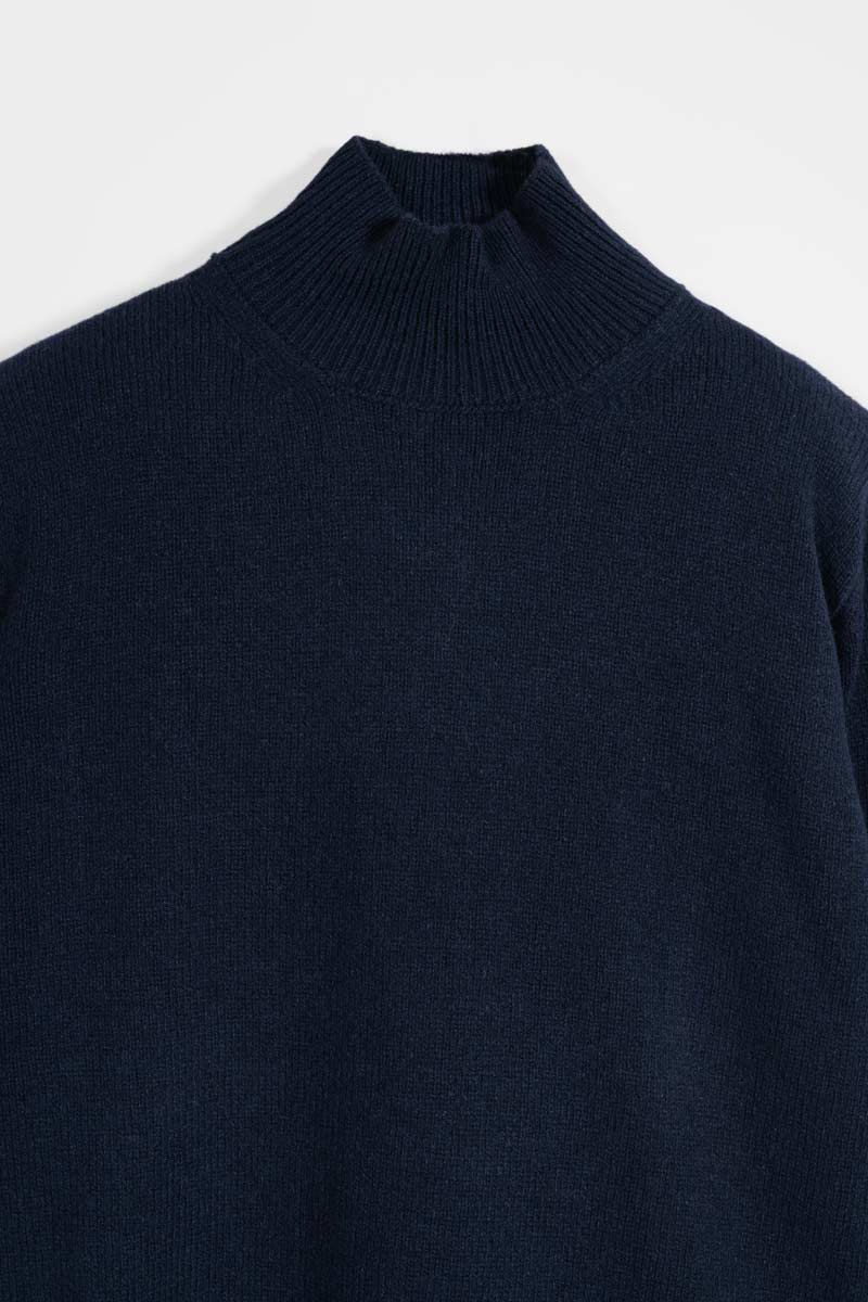 Blu Mora | Maglia collo alto cashmere rigenerato Ada Rifò Moda Circolare Made in Italy