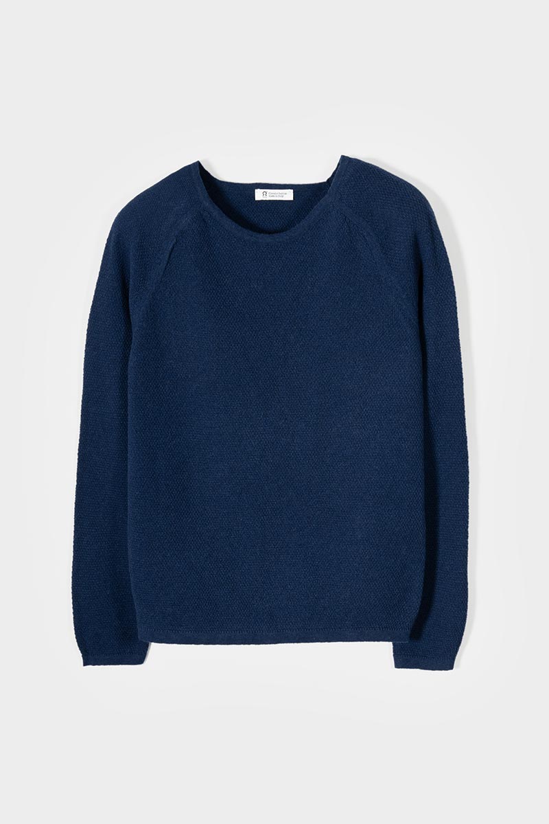 Maglia Donna Lana Extrafine Riciclata Francesca  - Rifò Lab Moda circolare made in Italy 
Blu Abisso 
Maglione da donna in 100% lana extrafine riciclata blu, solo 170 gr, traspirante e leggero come una seconda pelle. Scegli la moda made in Italy di Rifò!