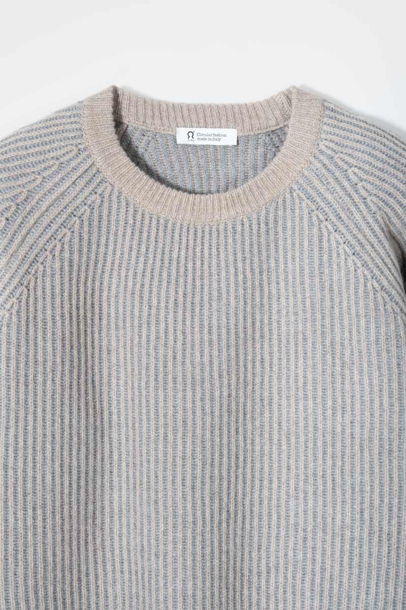 Maglione Cashmere Uomo Invernale Girocollo Amedeo - Rifò Lab Moda circolare made in Italy
Bicolor Beige Grigio