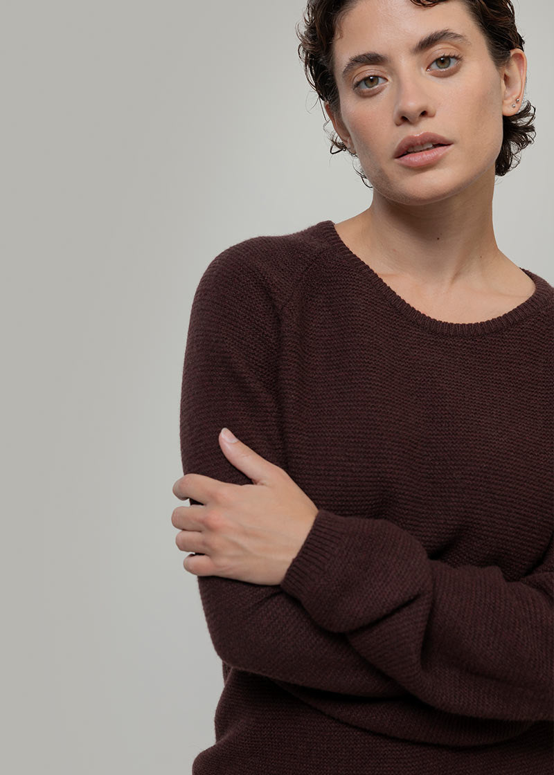Maglia Girocollo Donna Cashmere Rigenerato Giulietta Marrone - Rifò Lab Moda circolare made in Italy