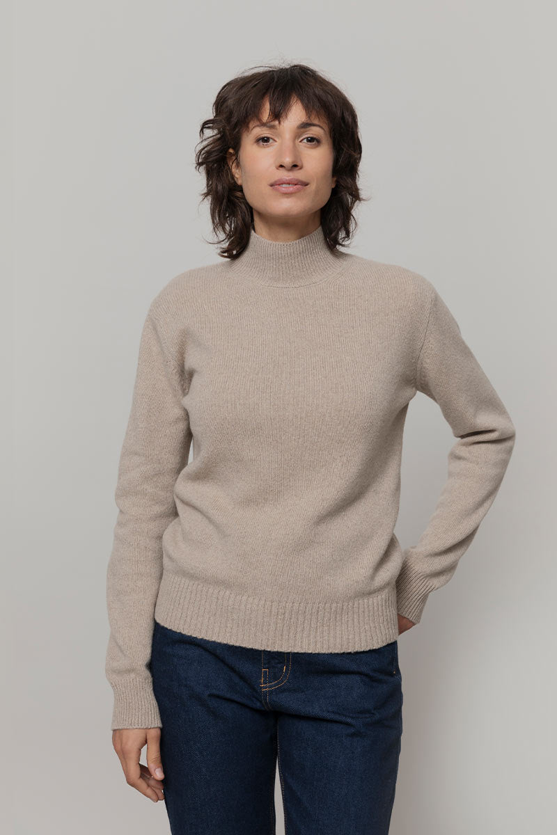 Maglia Collo Alto Cashmere Donna Ada - Rifò moda circolare made in Italy
Beige Sabbia