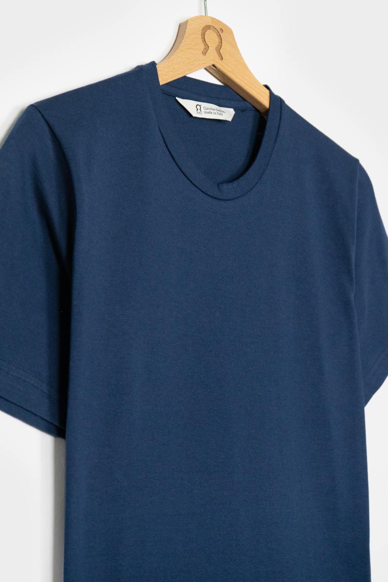 Blu Balena | tshirt cotone organico e cotone rigenerato uomo