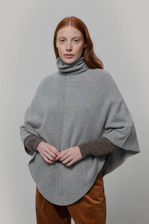 Poncho Collo Alto Donna Invernale Cashmere Elisabetta - Rifò Lab Moda circolare made in Italy
Grigio calce
