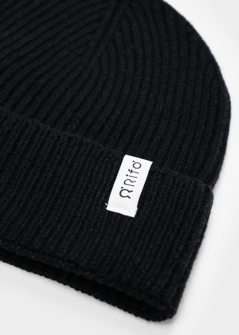 Nero Ardesia | Cappello cashmere rigenerato