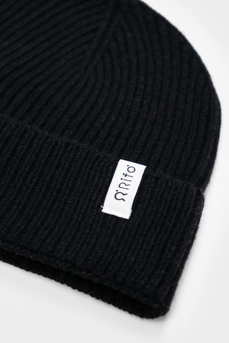 Nero Ardesia | Cappello cashmere rigenerato