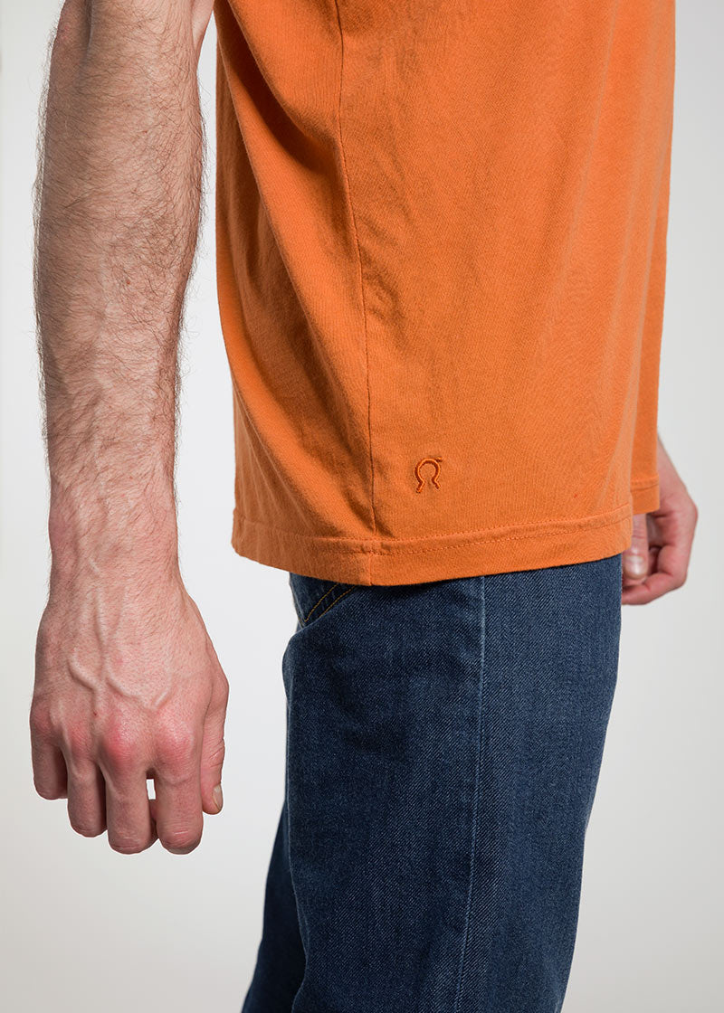 Arancio Argilla | tshirt cotone organico e cotone rigenerato uomo