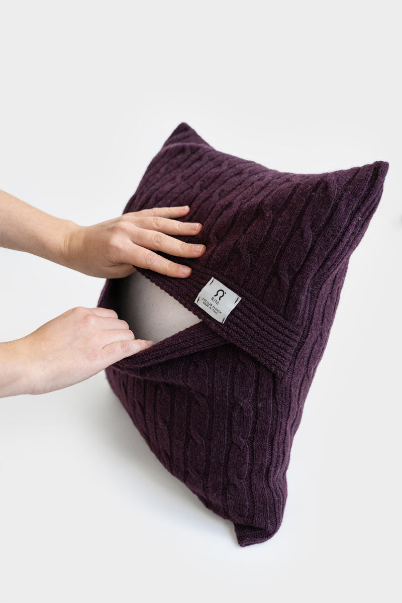 Viola Mosto | Copricuscino trecce cashmere rigenerato