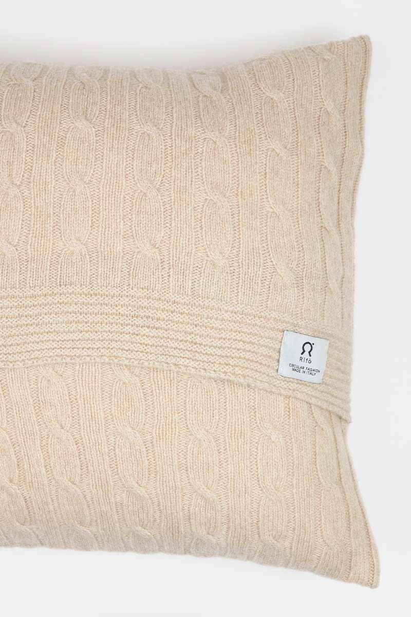 Copricuscino Cashmere Rigenerato Nedo Beige Camomilla - Rifò moda circolare made in Italy