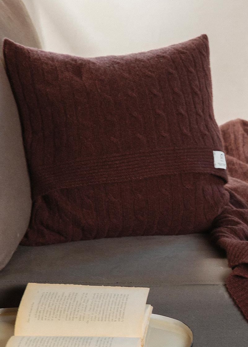 Marrone Caffè | Copricuscino trecce cashmere rigenerato