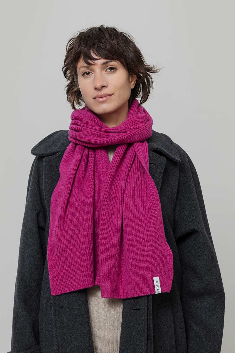 Sciarpa Cashmere Rigenerato Federico Fucsia - Rifò Lab Moda circolare made in Italy