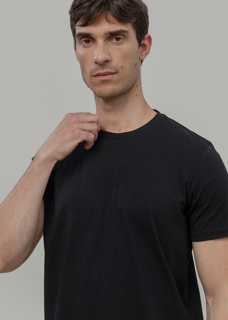 Nero Corvino | tshirt cotone organico e cotone rigenerato uomo