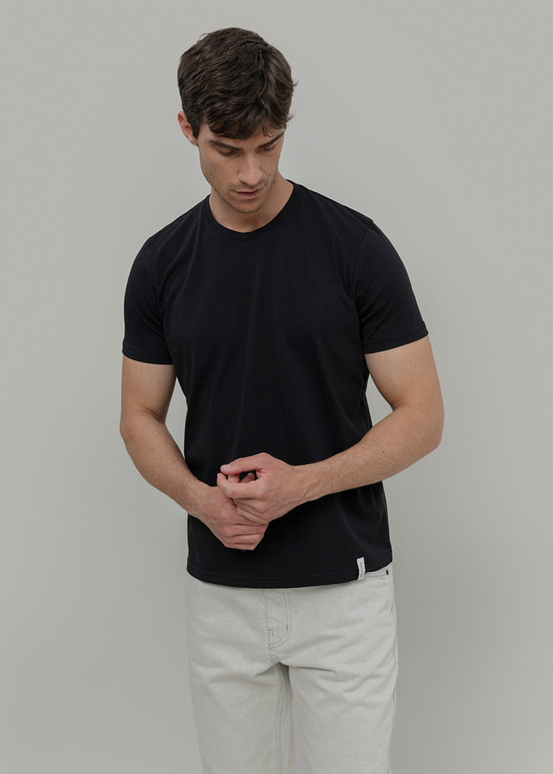 Nero Corvino | tshirt cotone organico e cotone rigenerato uomo