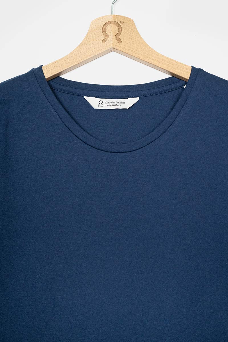 Blu Balena | tshirt donna cotone organico e cotone rigenerato