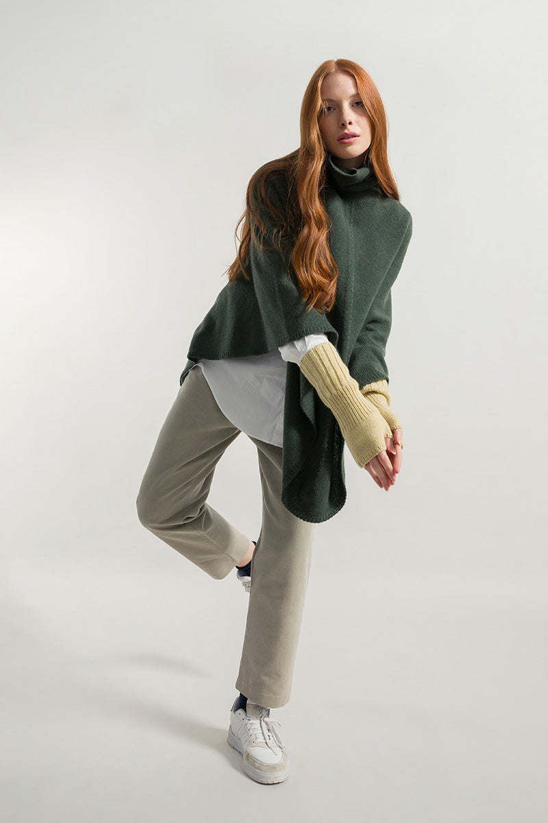 Verde Foresta | Poncho cashmere rigenerato collo alto