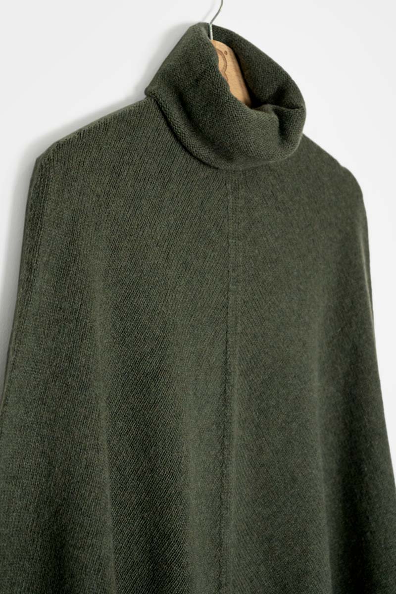 Verde Foresta | Poncho cashmere rigenerato collo alto