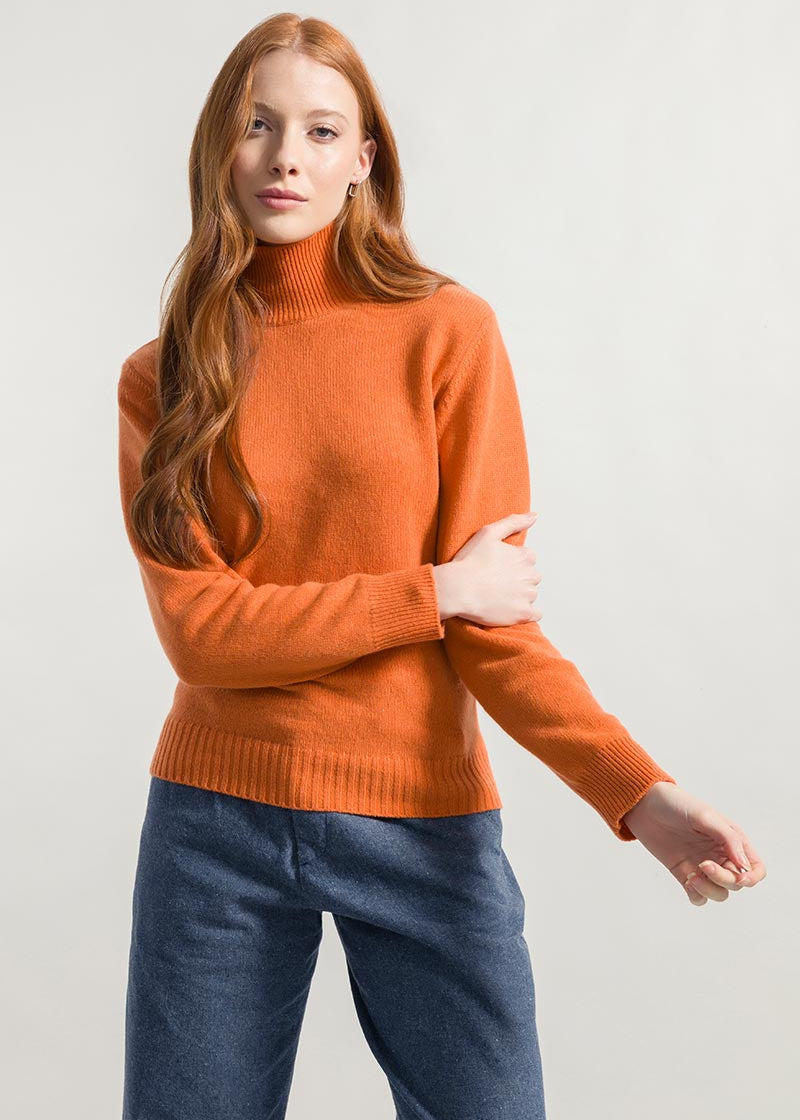 Arancio Becco D'oca | Maglia collo alto cashmere rigenerato